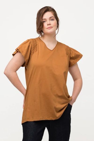 Veliki brojevi Majica s naborima na ramenima moda za punije