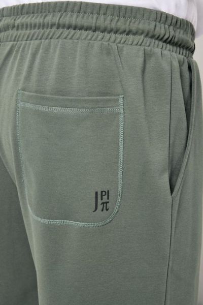 Veliki brojevi Bermude moda za punije