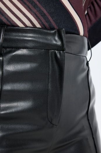 Plus size veliki brojevi Hlače ravnih nogavica  imitacije kože za punije