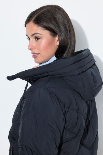 Plus size veliki brojevi Jakna prošivena dužeg kroja s kapuljačom za punije