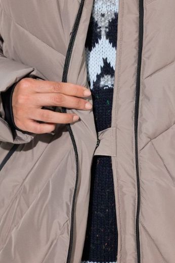 Plus size veliki brojevi Jakna prošivena dužeg kroja s kapuljačom za punije