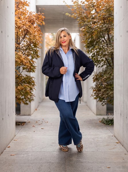 Plus size jesenska moda Ulla Popken – prijelazna jakna za svaki dan